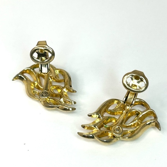 Vintage Signed Crown Trifari Gold Tone Clip On Earrings - Picture 6 of 11